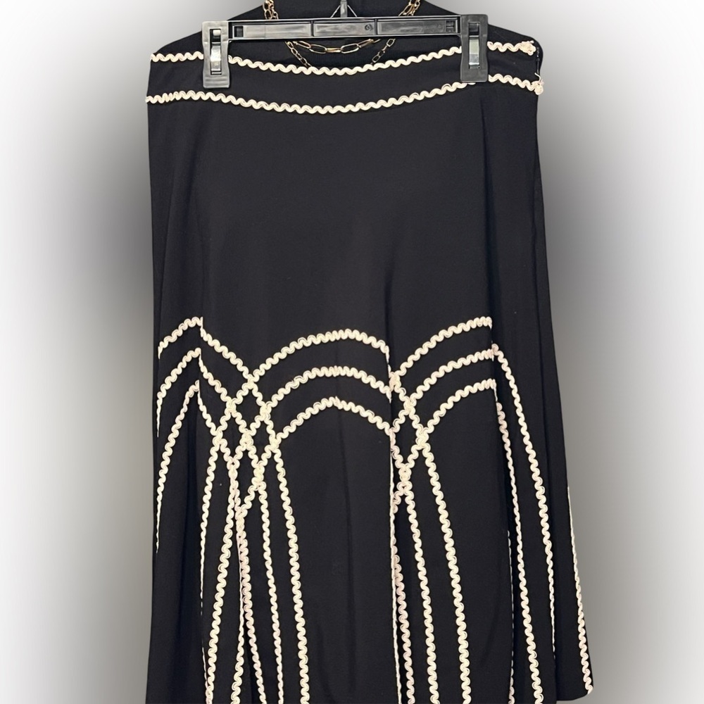 SUNNY LEIGH FLARE SKIRT